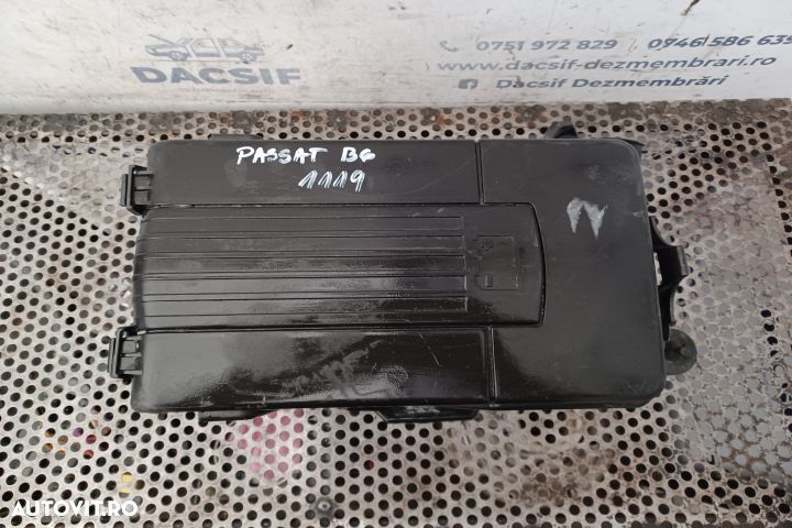 Capac acumulator / baterie Volkswagen VW Passat B6  [din 2005 pana  2010] seria wagon 5-usi 2.0 TDI - 1