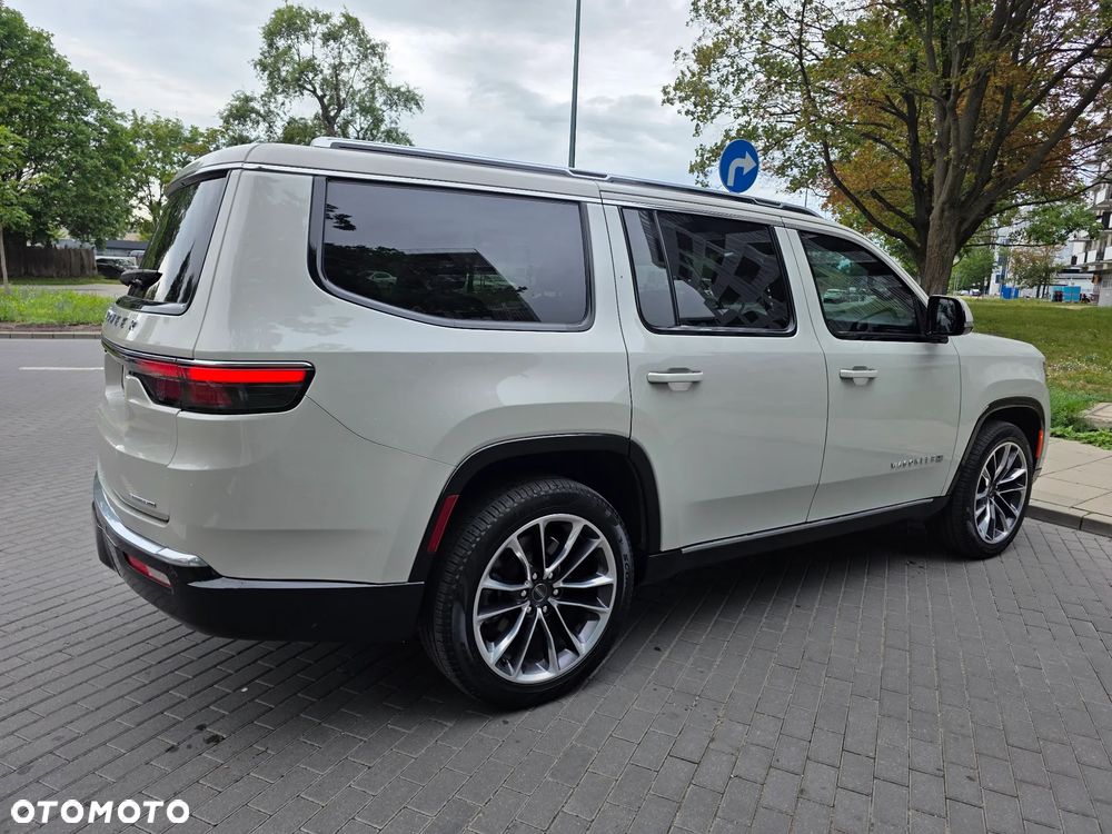 Jeep Wagoneer - 28