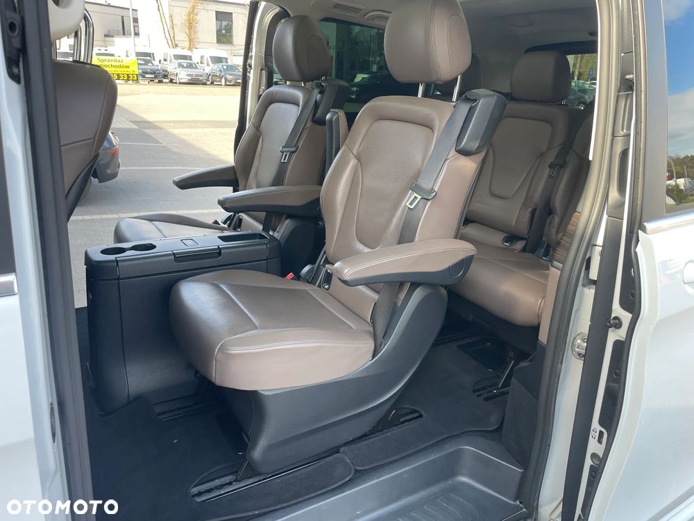Mercedes-Benz Klasa V 300 d Exclusive 9G-Tronic (d³ugi) - 13