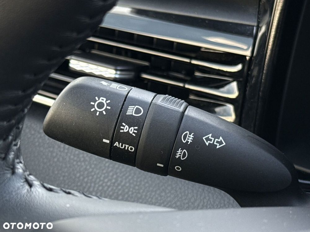 Toyota Camry - 18