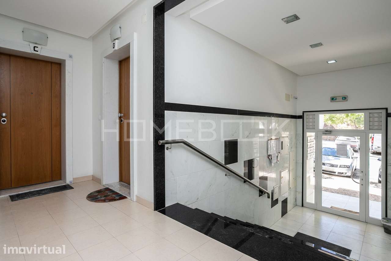 T1  convertido em T2 | Terraço Privativo | Garagem | Elevador - Grande imagem: 2/20