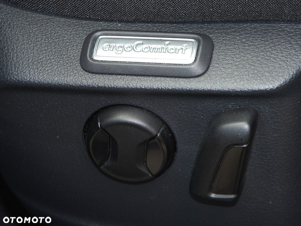 Volkswagen Passat 2.0 TDI EVO Business DSG - 23