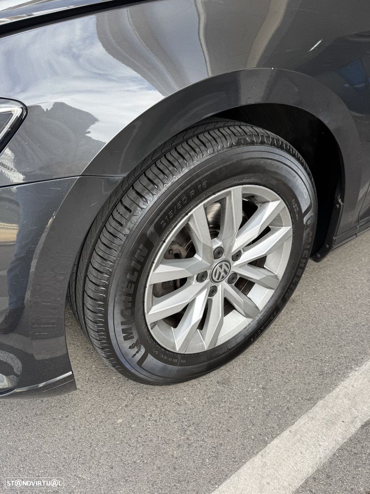 VW Passat 2.0 TDI Confortline DSG - 4