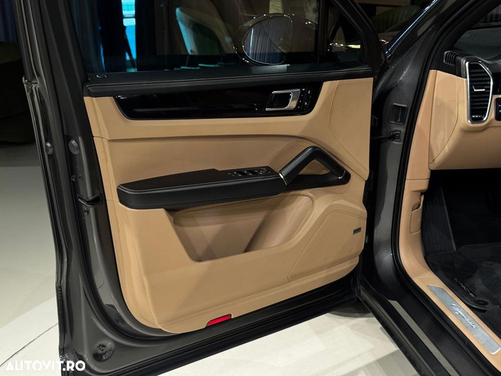 Porsche Cayenne Standard - 15