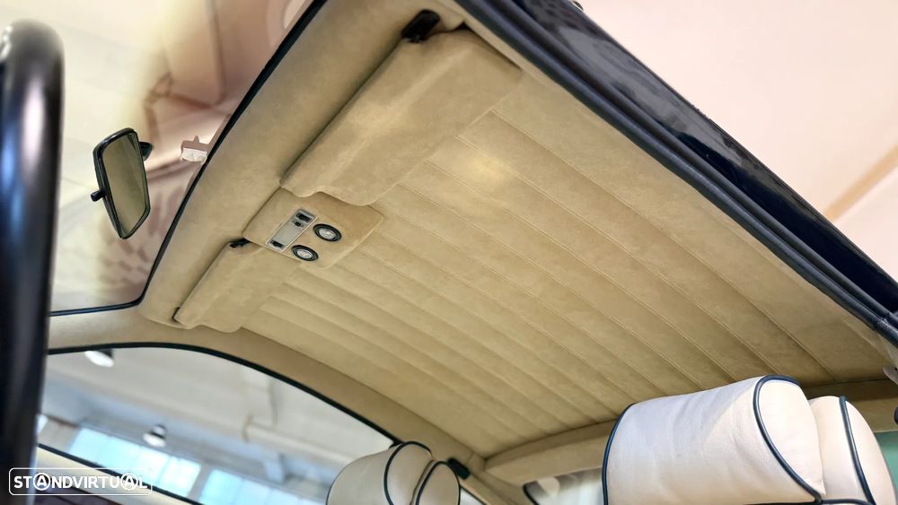 Aston Martin Vantage Coupe - 31