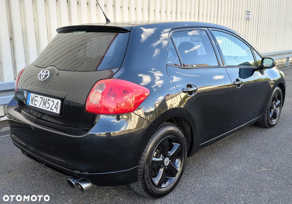 Toyota Auris 2.2 D-4D D-CAT - 3