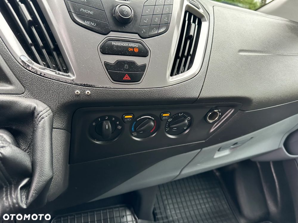 Ford Transit Custom 290 L2H1 Limited - 23