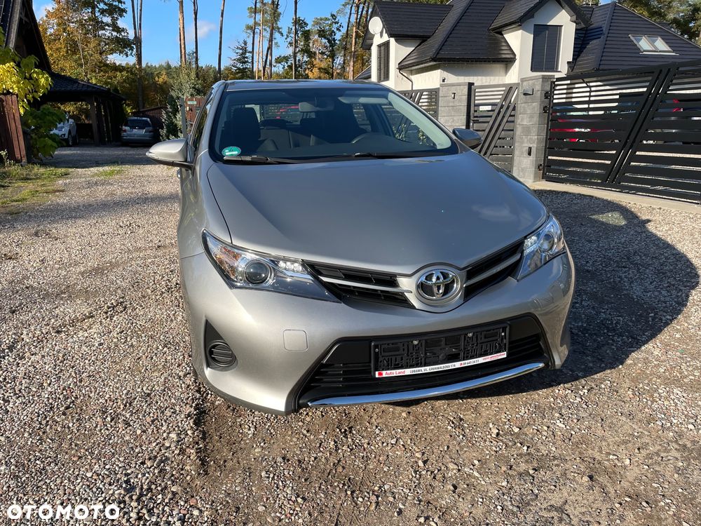 Toyota Auris - 1