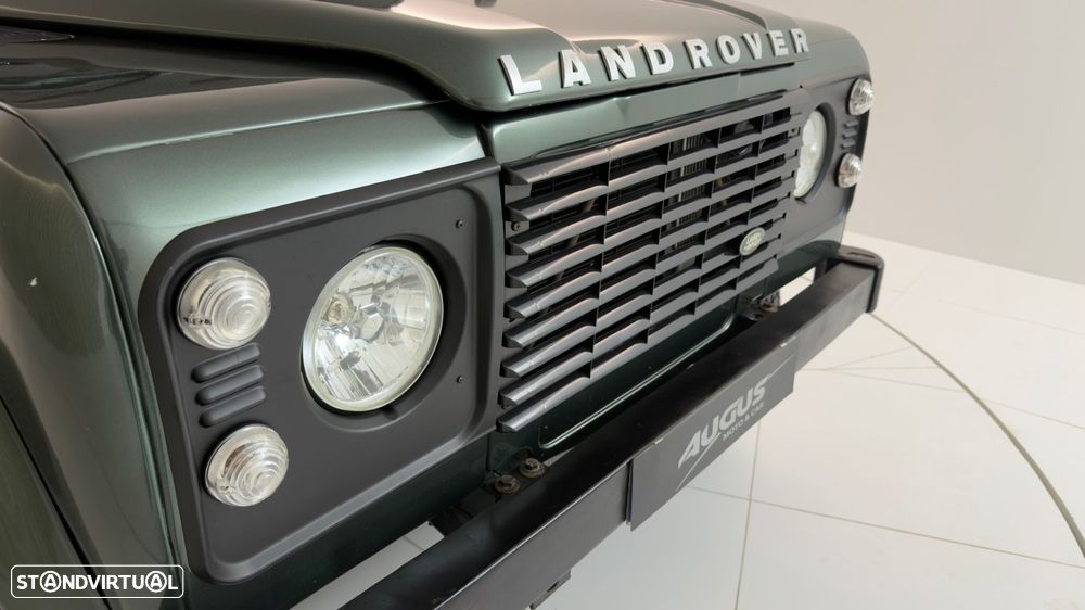 Land Rover Defender - 8
