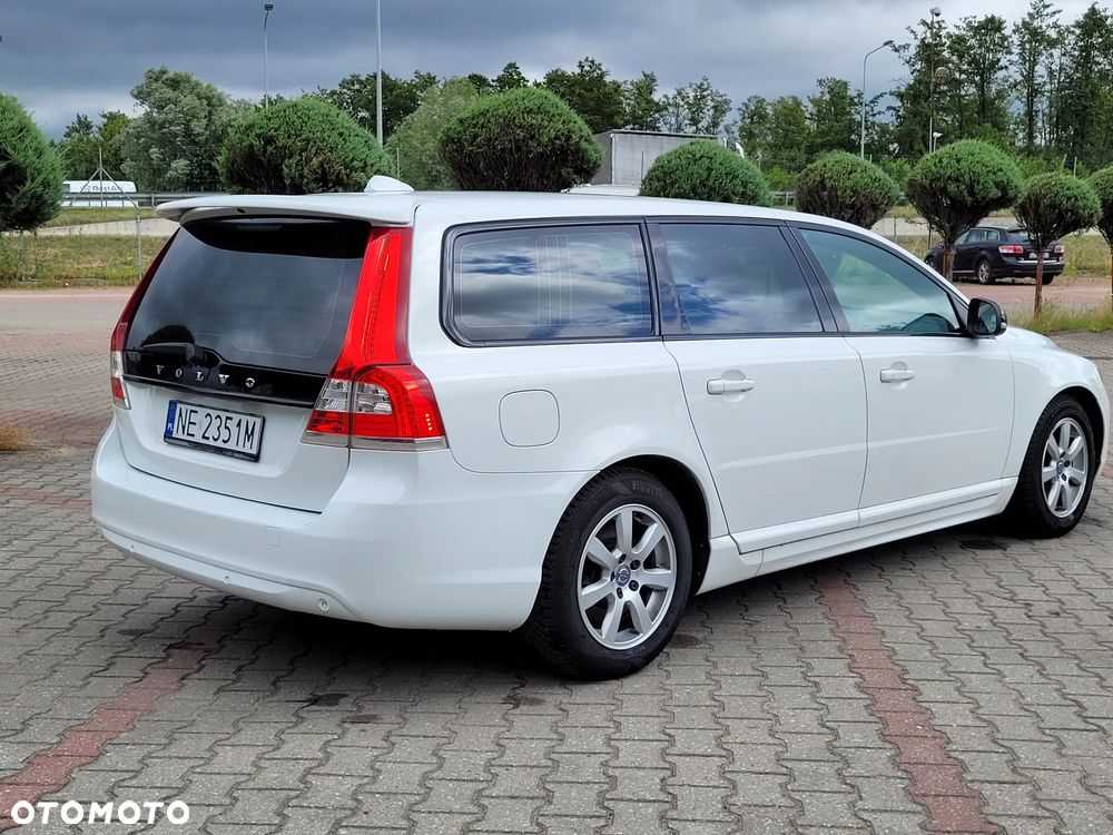 Volvo V70 D3 Momentum - 9