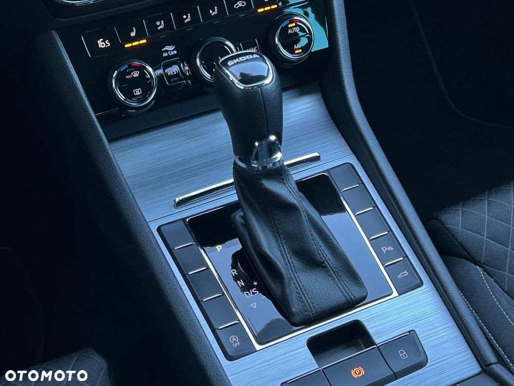 Skoda Superb 1.5 TSI Ambition DSG - 24