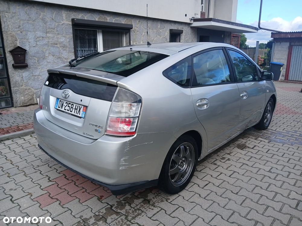 Toyota Prius - 3