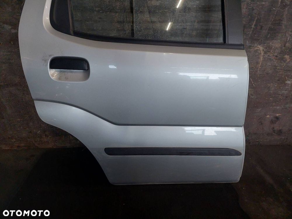 DRZWI KOMPLETNE PRAWY TYŁ SUZUKI IGNIS I 5D Z2S - 2