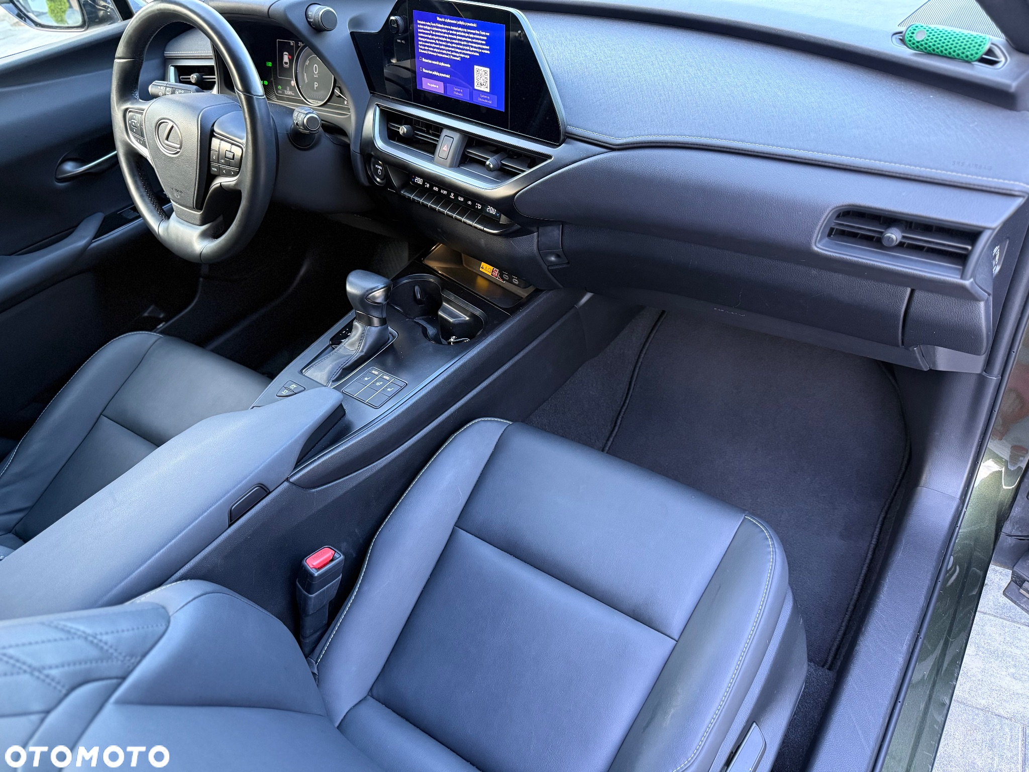 Lexus UX - 14