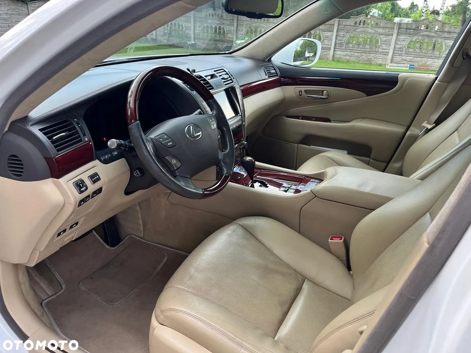 Lexus LS 600h Elegance - 8