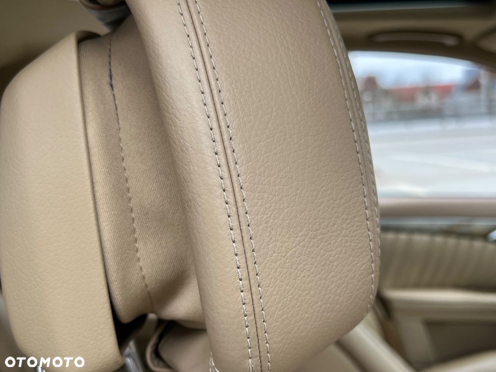 Mercedes-Benz Klasa E 500 T 4Matic Automatik Avantgarde - 33