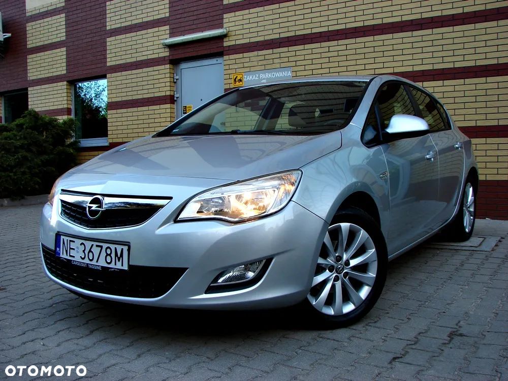 Opel Astra 1.4 Turbo Cosmo - 9