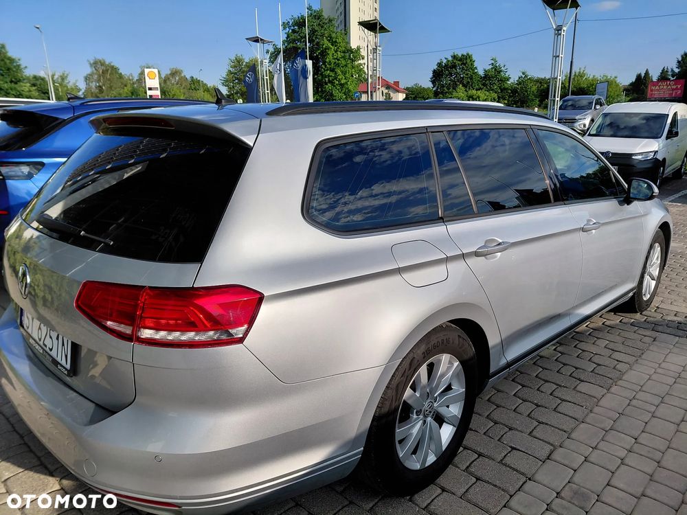 Volkswagen Passat 1.4 TSI BMT Trendline - 17