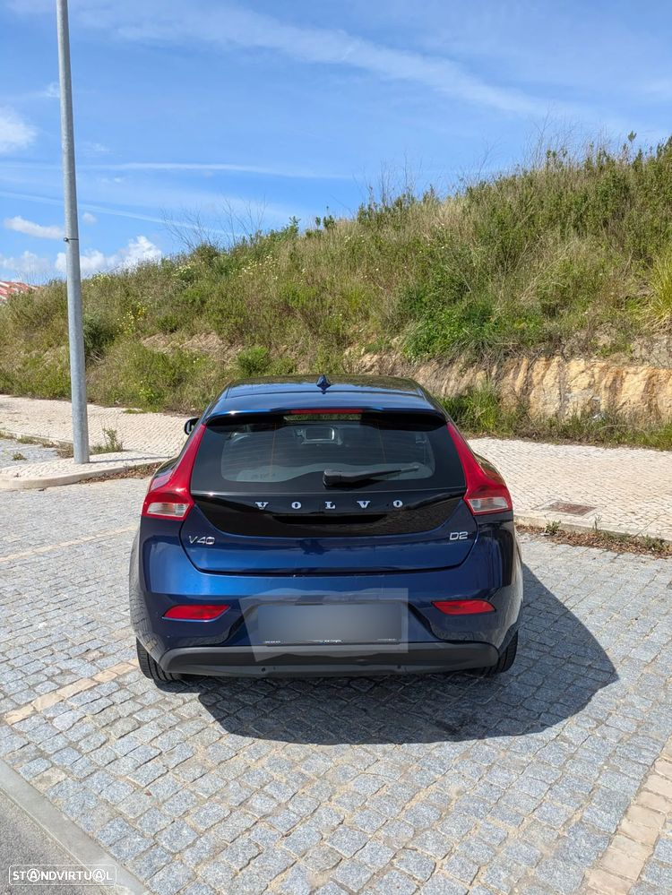 Volvo V40 2.0 D2 R-Design - 3