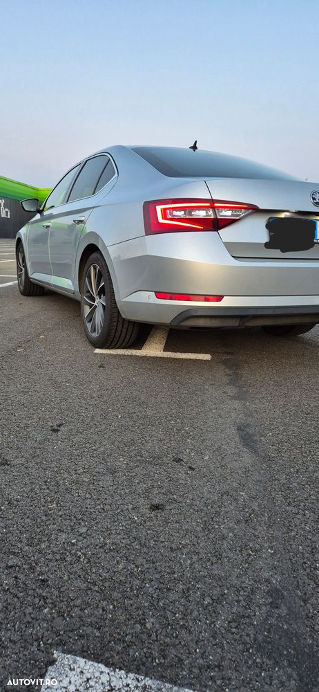 Skoda Superb 2.0 TDI DSG Laurin & Klement - 9