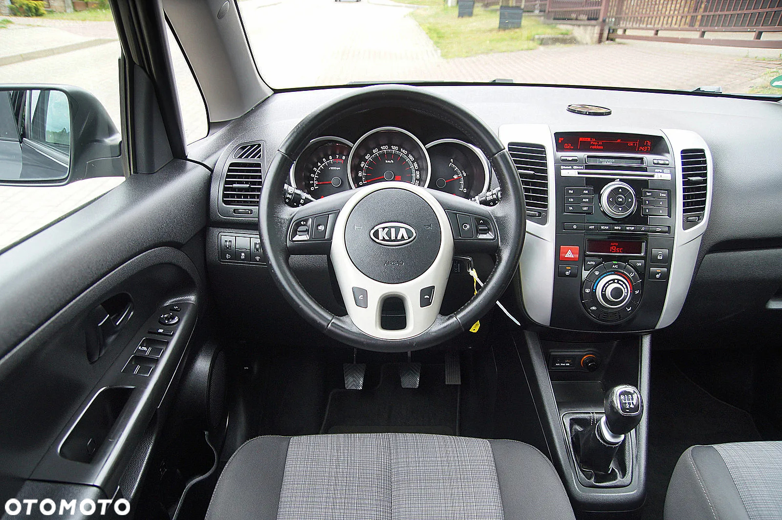 Kia Venga 1.6 Business Line - 12