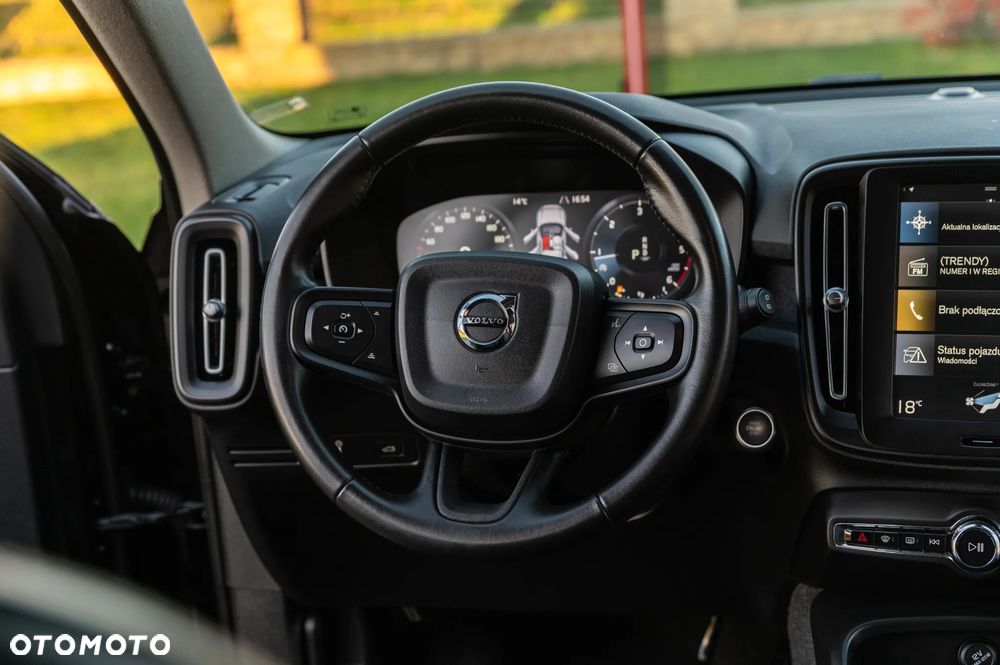 Volvo XC 40 D3 Momentum - 24