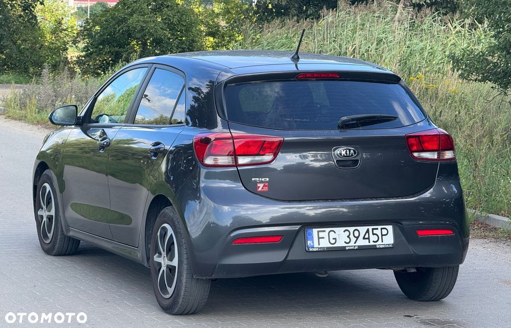 Kia Rio 1.4 M - 8