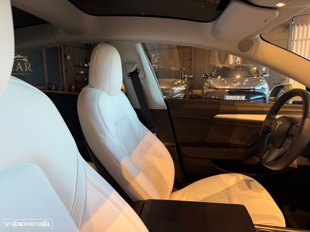 Tesla Model 3 Performance Dual Motor AWD - 40
