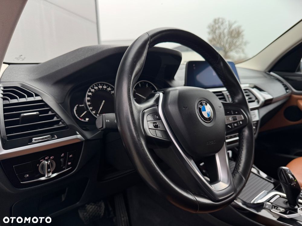 BMW X3 sDrive18d xLine sport - 18
