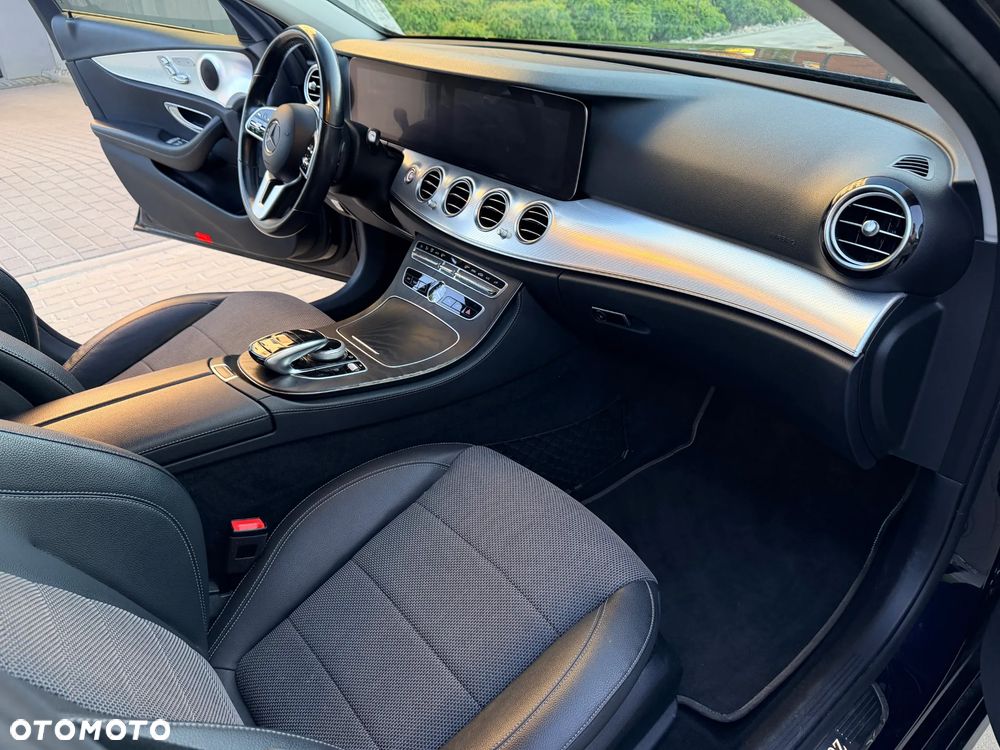 Mercedes-Benz Klasa E 220 d 4-Matic Avantgarde - 14