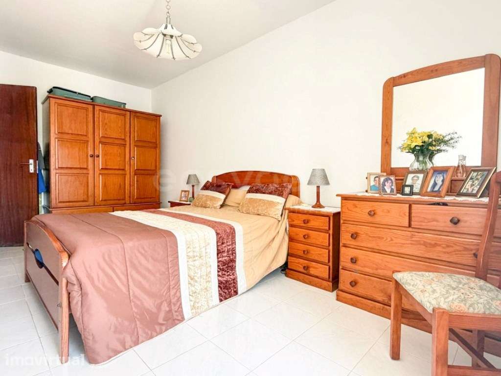 Apartamento T3 com Arrecadação, na Praceta João Villaret, Vale da A... - Grande imagem: 5/25