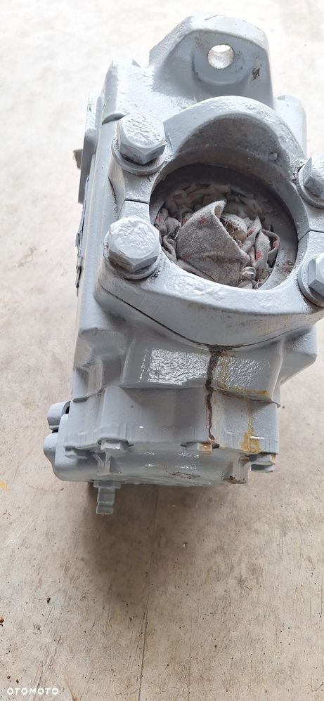 Pompa Case 821 B - 4