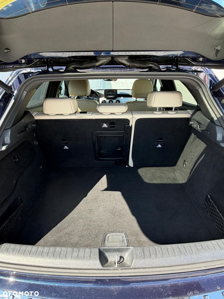 Mercedes-Benz GLA 250 7G-DCT Style - 28