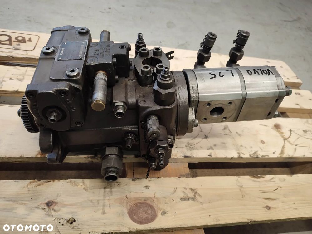 Pompa Jazdy Volvo L 25 (A4VG40DA1D2) - 10