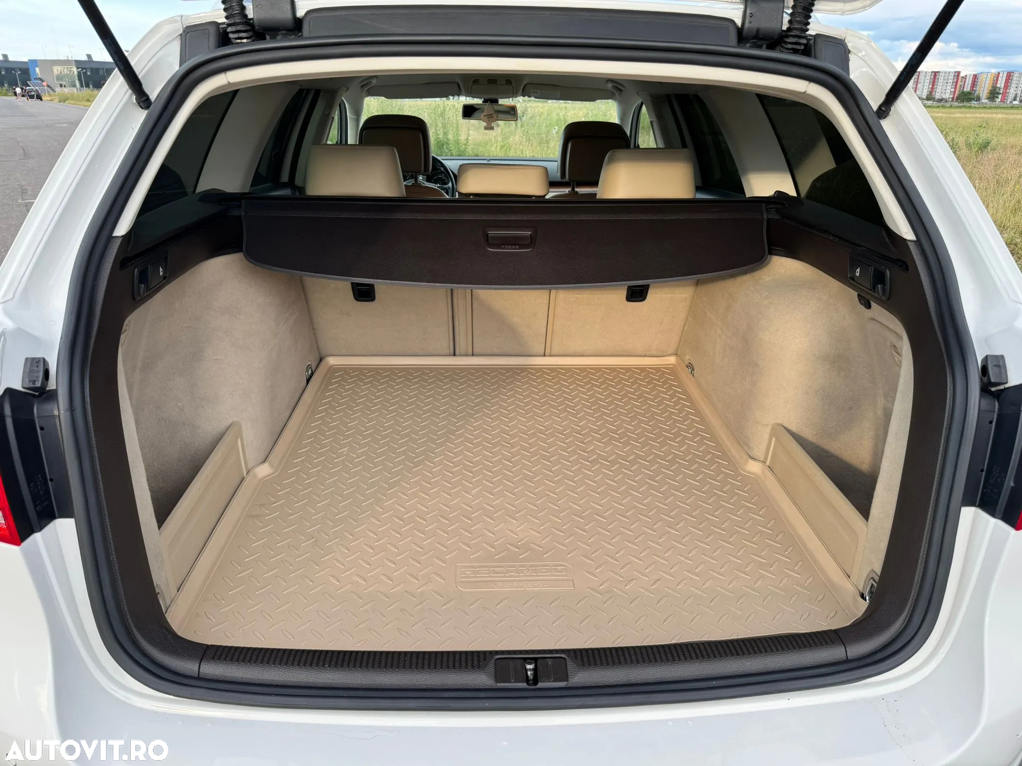 Volkswagen Passat Variant 2.0 TDI BlueMotion Technology DSG Highline - 26