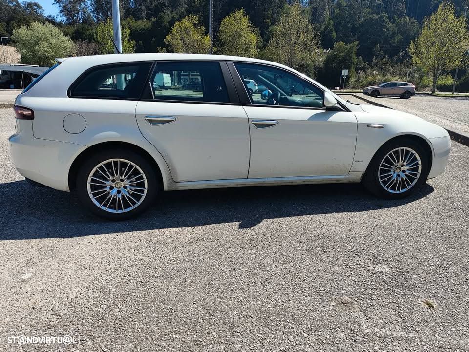 Alfa Romeo 159 Sportwagon 2.0 JTDm Distinctive - 14