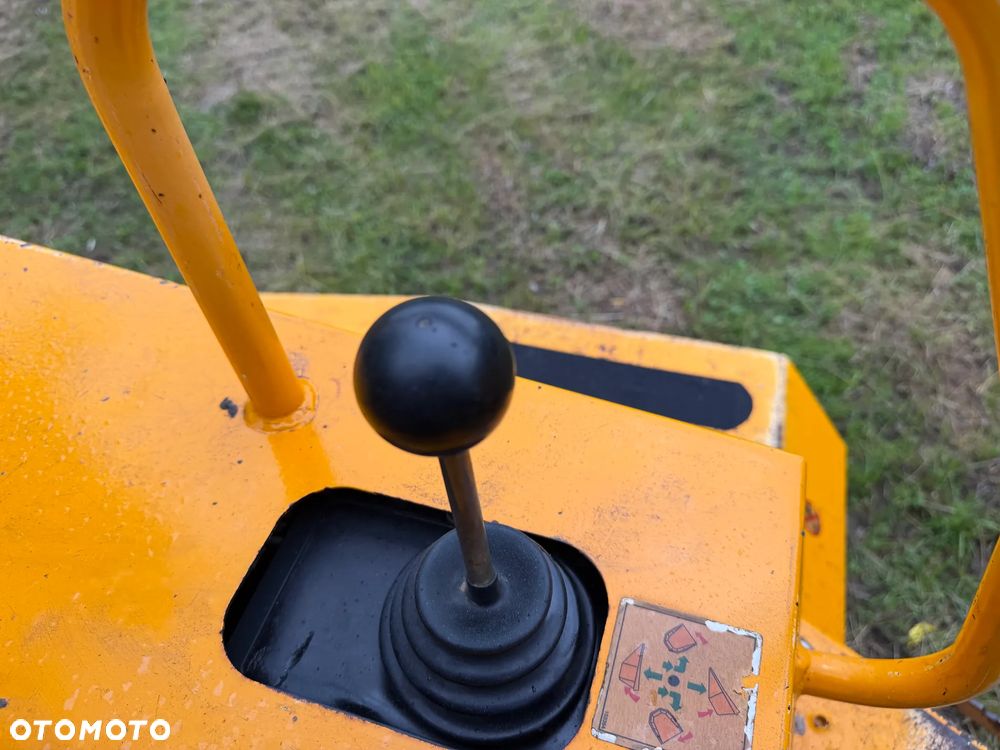 Thwaites MACH2026 Wozidło Budowlane Rolnicze 4x4. wózek z Obrotową Kolebą. 6 ton ładowność.  Silnik DEUTZ 80KM 4 cylindry. 2400 mtg. 2019 rok. Jazda Rewers 3prędkości. Maszyna jak Nowa z Norweskiego Gospodarstwa! Ani deka luzów i wycieków! Hydrostatic. Pełny Oryginał. Hamulce brzytwa. Serwisy w DEKRA. Maszyna Woziła lekkie ładunki. Praktycznie zerowe zużycie. Wielka Okazja. Wszystko w pełnym Oryginale. Opony Oryginał. Oświetlenie Fabryczne. Po serwisach. OKAZJA - 24