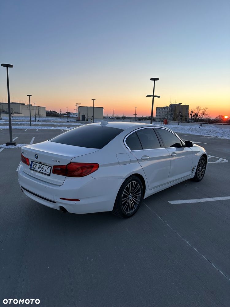 BMW Seria 5 530i xDrive Sport Line - 7