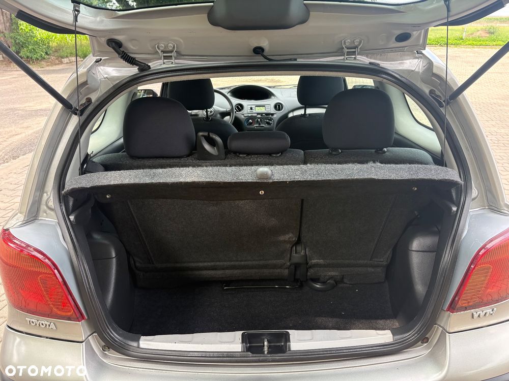 Toyota Yaris 1.0 - 24