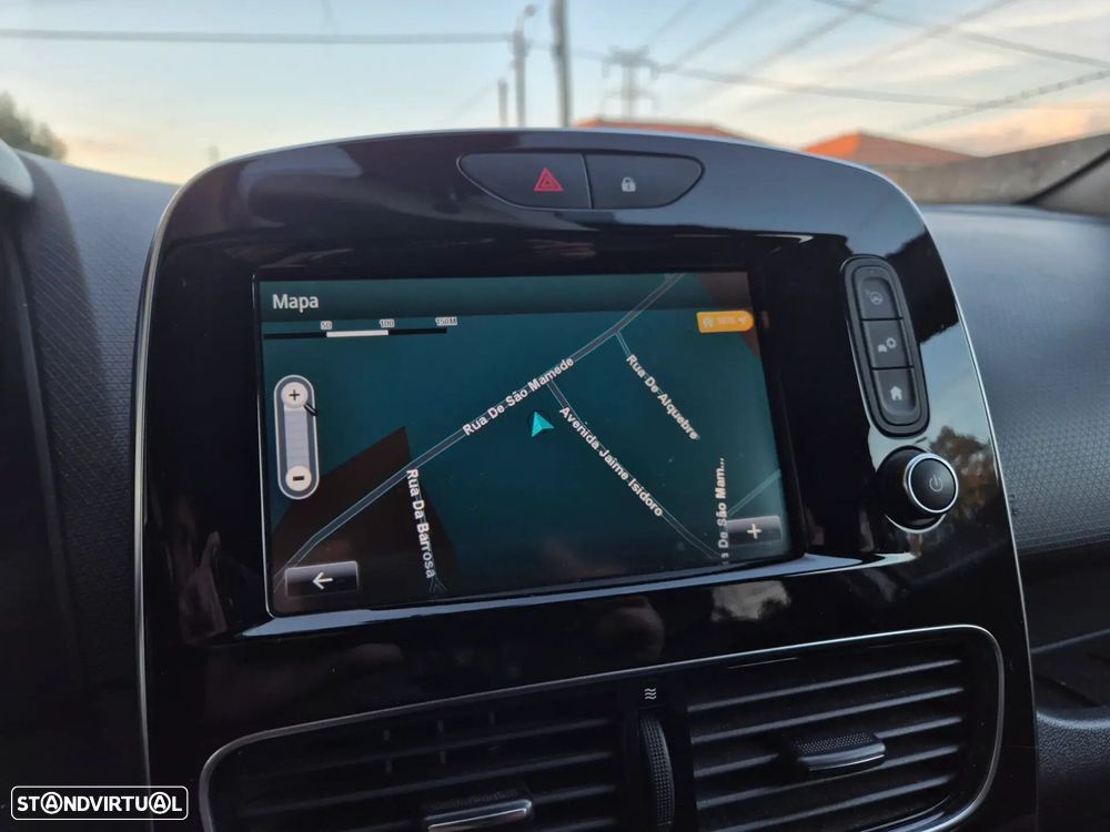 Renault Clio Sport Tourer - 25