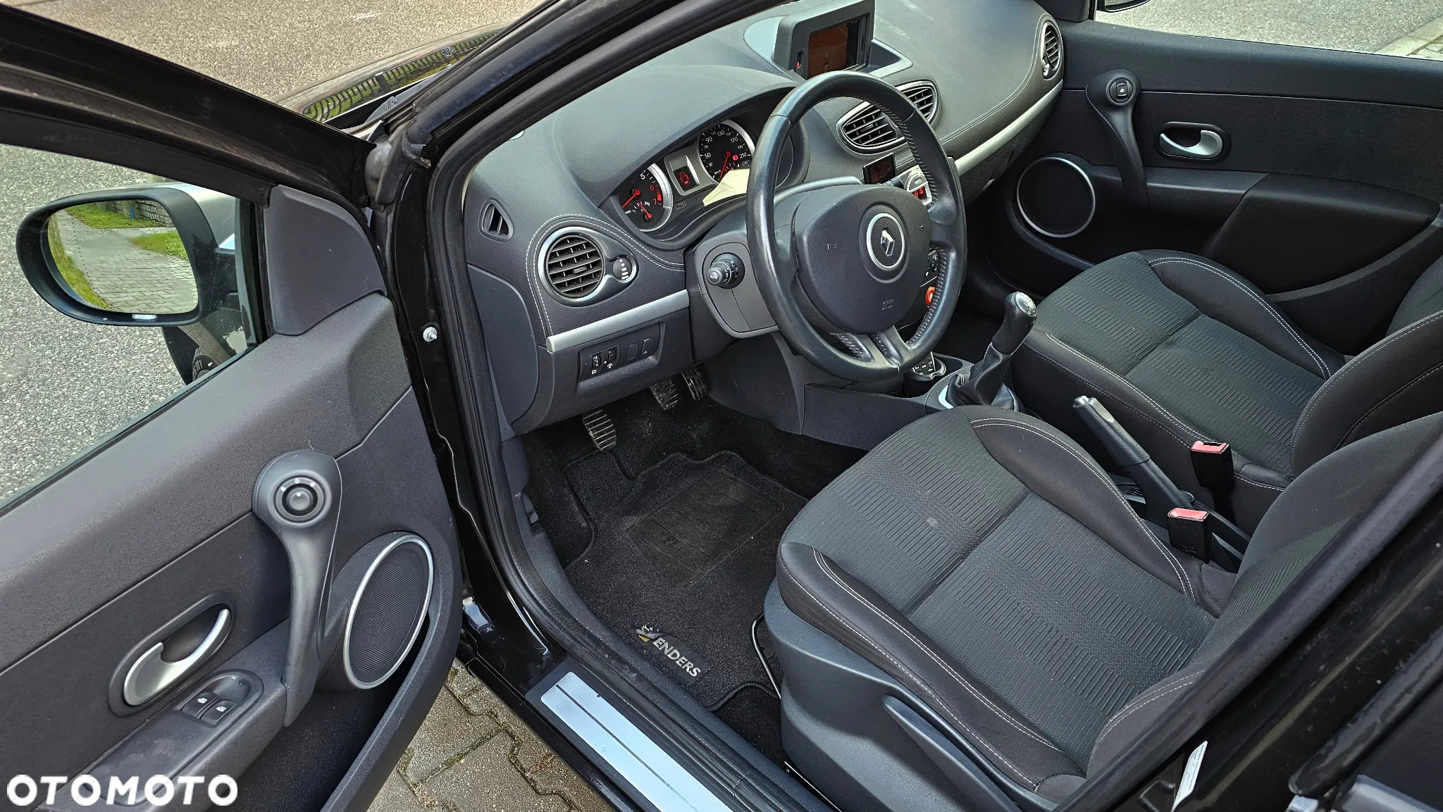 Renault Clio TCe 100 Grandtour Night and Day - 11