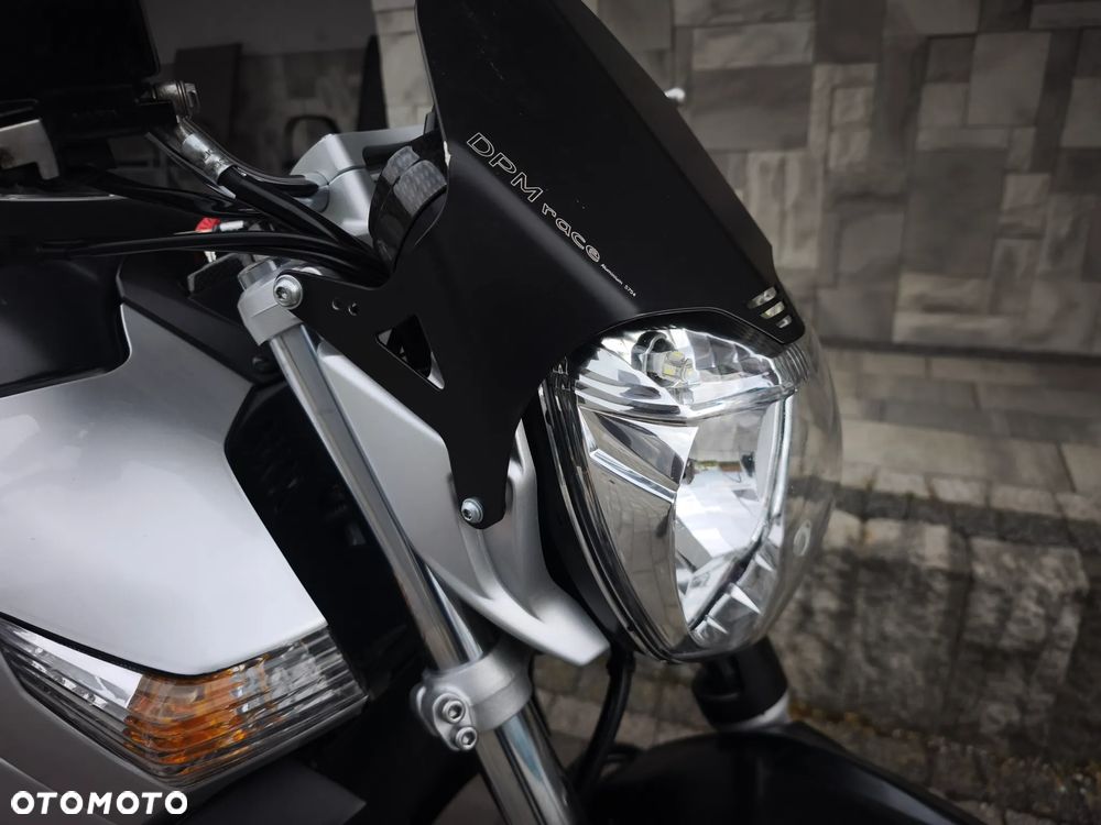 Suzuki GSR - 14