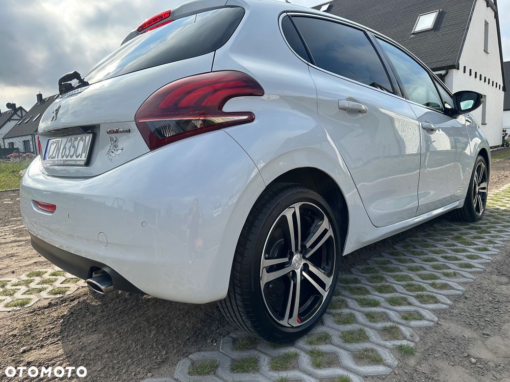 Peugeot 208 - 2