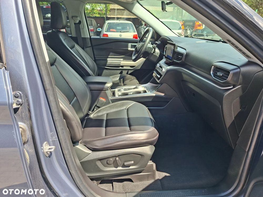 Ford Explorer - 18