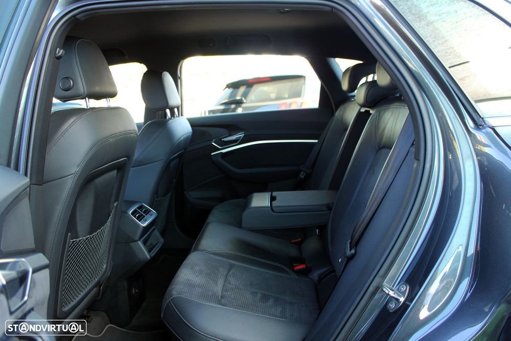 Audi e-tron 55 quattro S line - 39