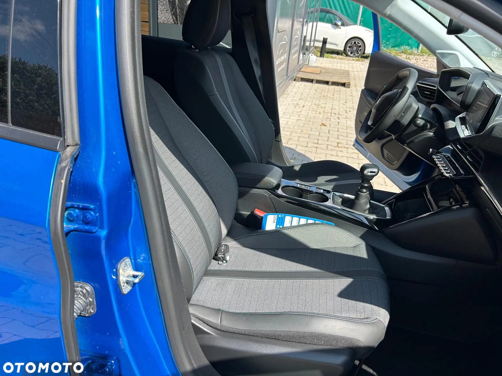 Peugeot 208 PureTech 100 Allure - 24