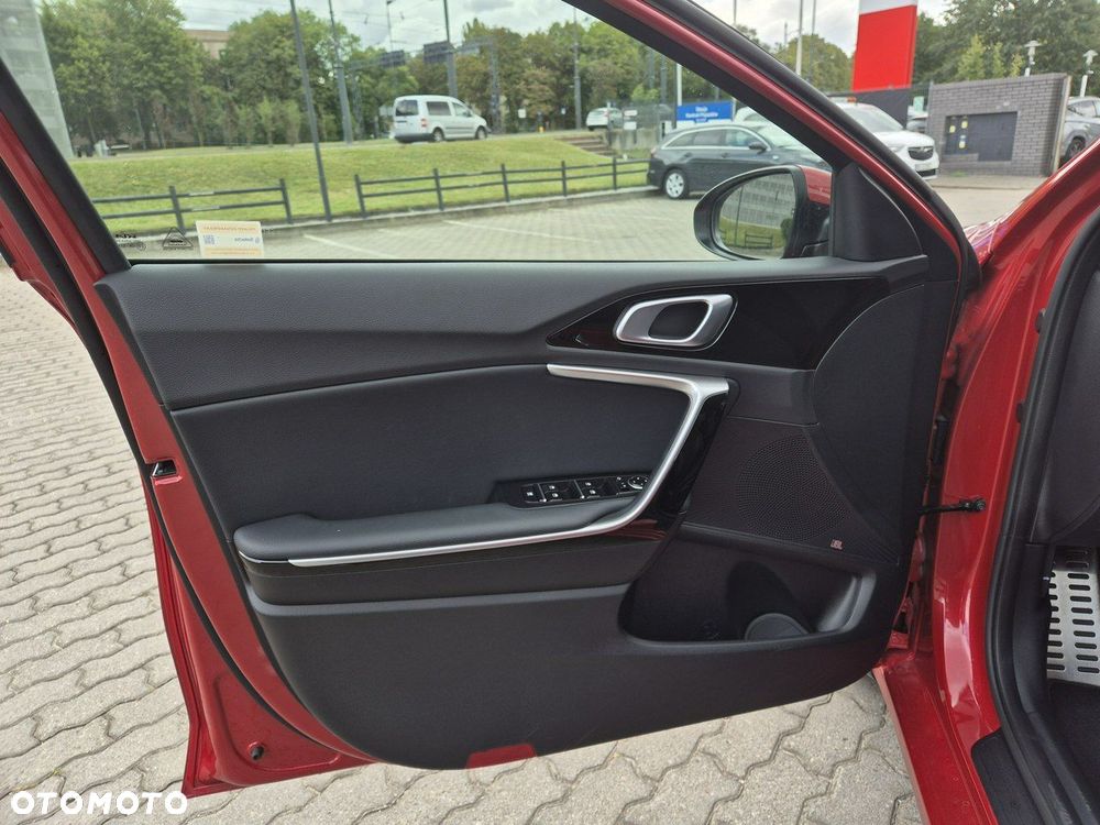 Kia Ceed - 13