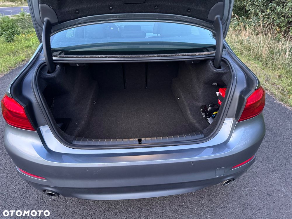 BMW Seria 5 520i - 11