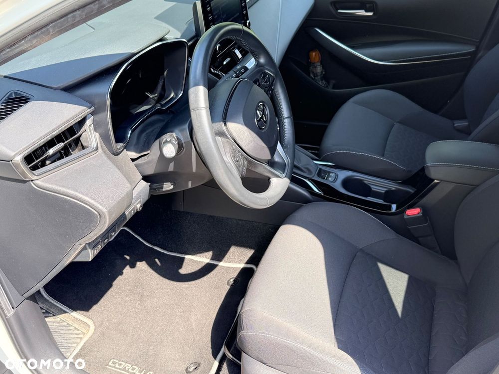 Toyota Corolla 1.8 Hybrid Comfort - 17