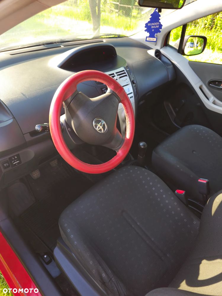 Toyota Yaris - 12